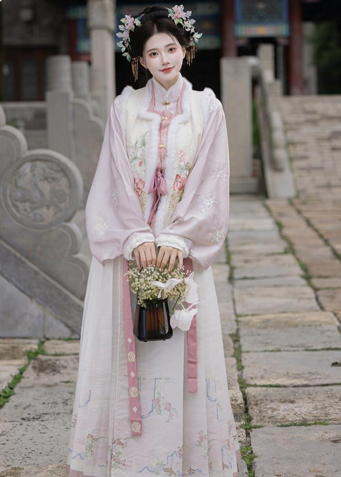 Huaruo 花若 2025 New Year MING DYNASTY HANFU