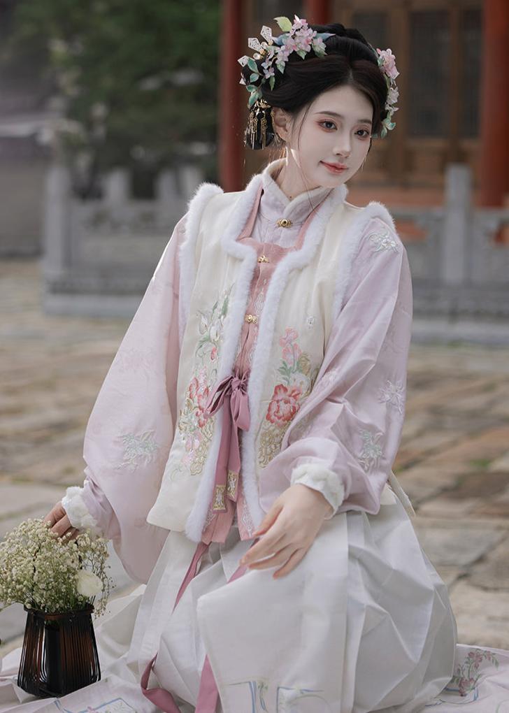 Huaruo 花若 2025 New Year MING DYNASTY HANFU