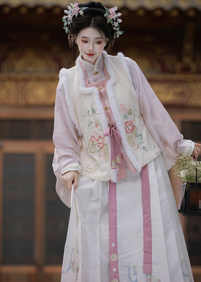 Huaruo 花若 2025 New Year MING DYNASTY HANFU