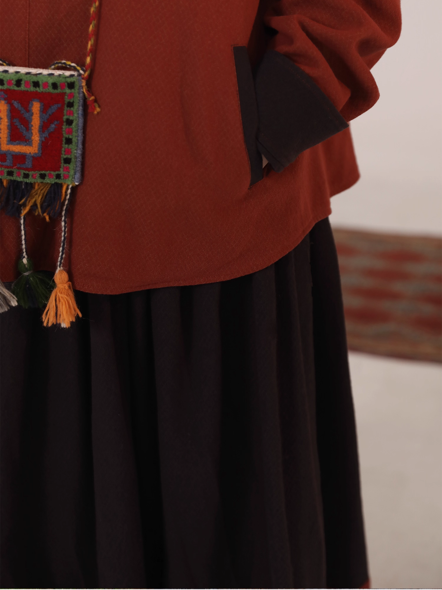 Wumu Hongzhong 乌木红棕 Ebony Red Modernized Tang Double-Sided Cotton Quilt Yuanling Coat & Zhequn Skirt Set