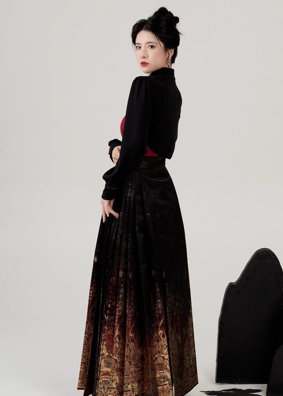 DanSha 丹砂 Ma Mian Skirt Set