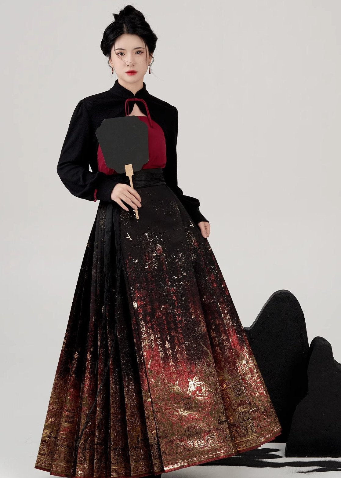 DanSha 丹砂 Ma Mian Skirt Set