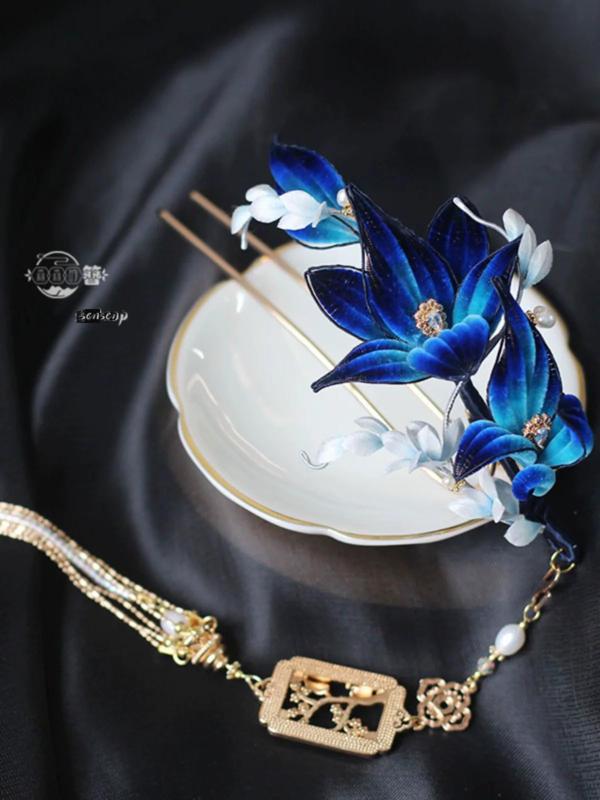 Youfang Ting 幽芳亭 Pavilion of Subtle Fragrance New Chinese Style Velvet Flower Tassel Hairpin