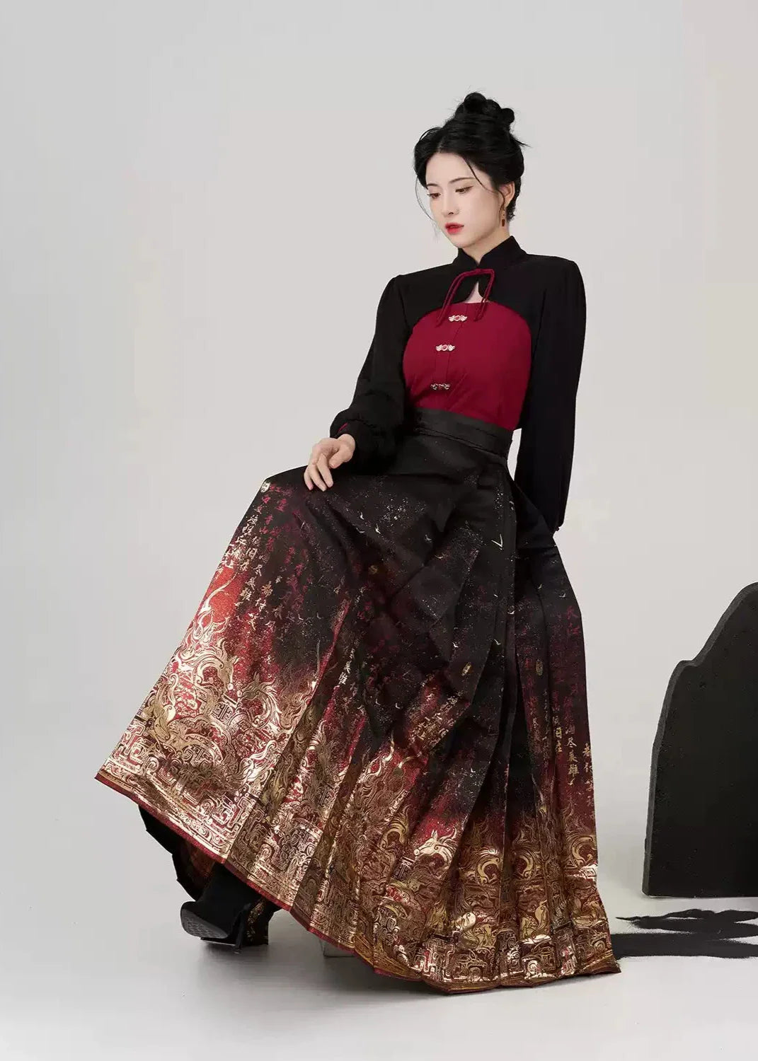 DanSha 丹砂 Ma Mian Skirt Set